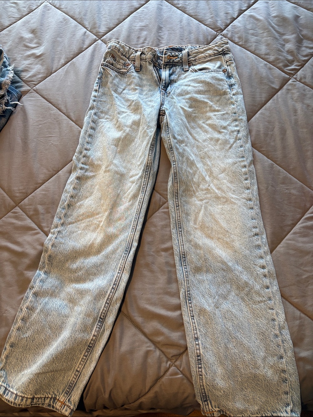 Classic Light Wash low rise baggy Jeans
